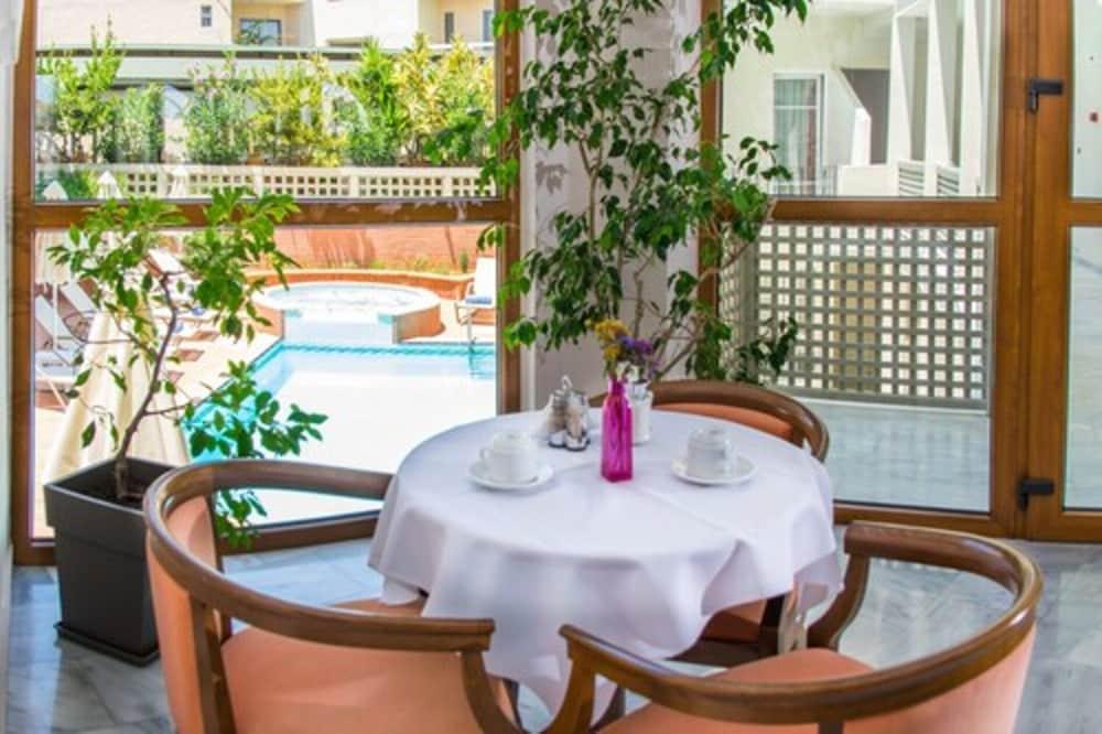 Anita Beach Hotel- Adults Only 레팀노 외부 사진