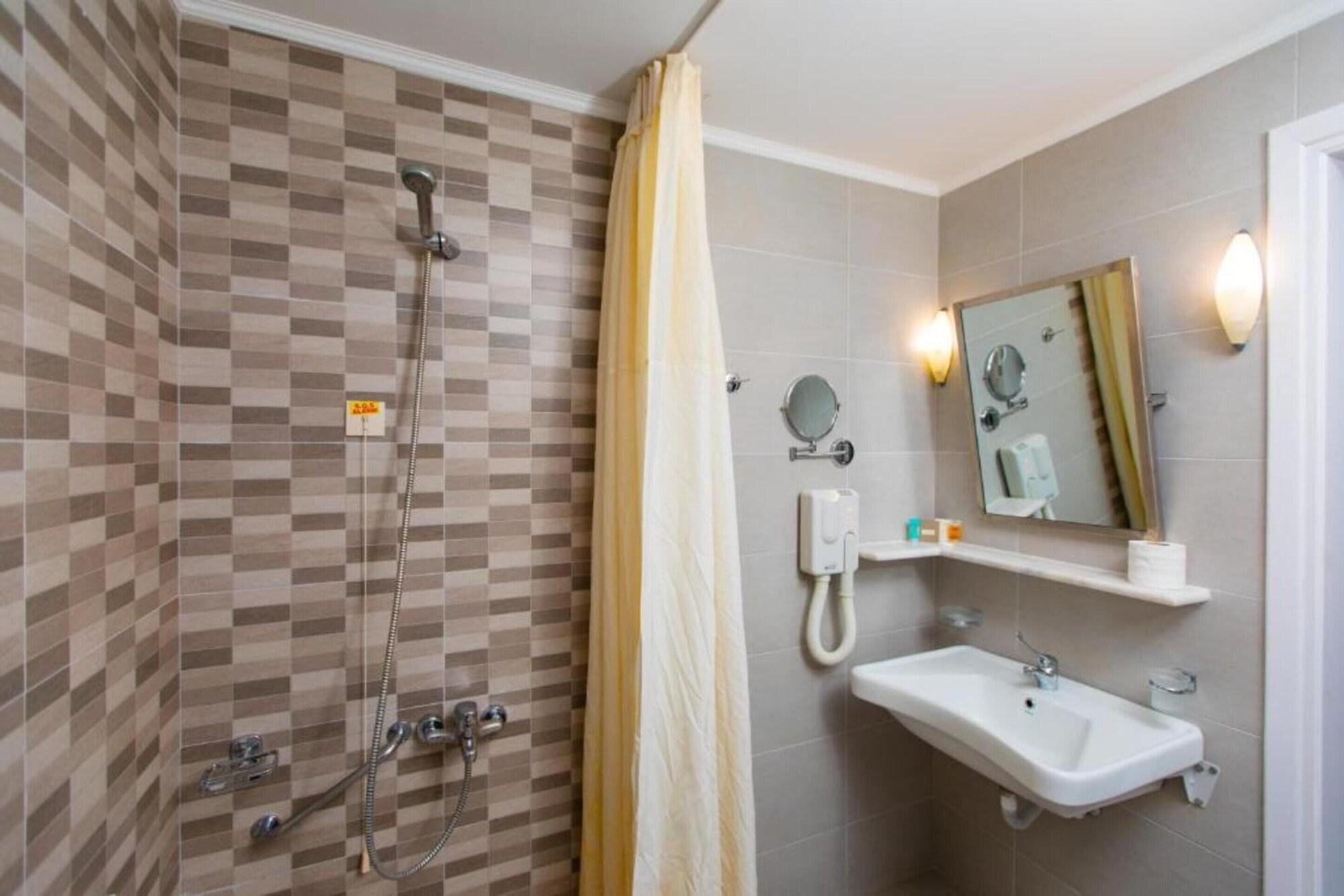 Anita Beach Hotel- Adults Only 레팀노 외부 사진