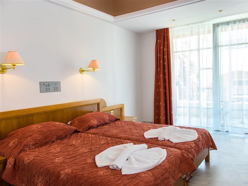 Anita Beach Hotel- Adults Only 레팀노 외부 사진